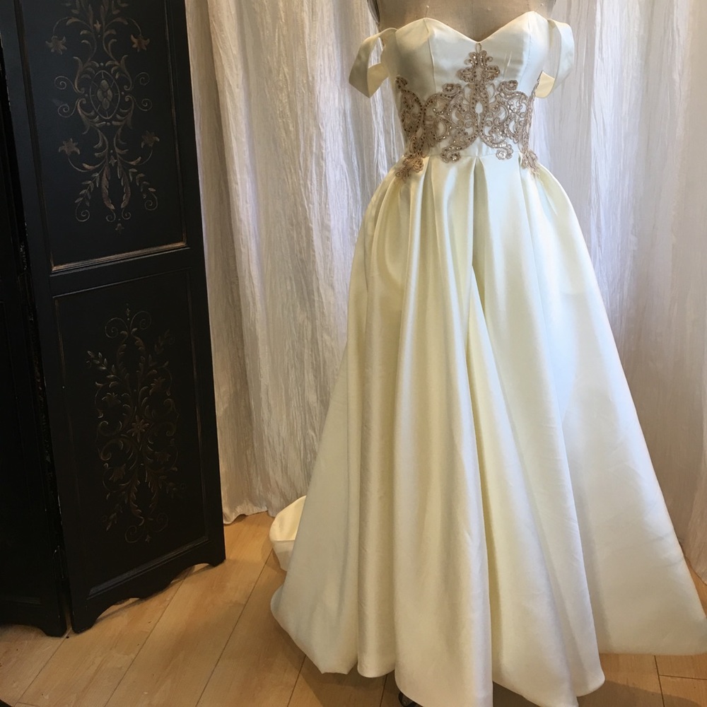 Ivory & Gold detail ball gown dress w/trail